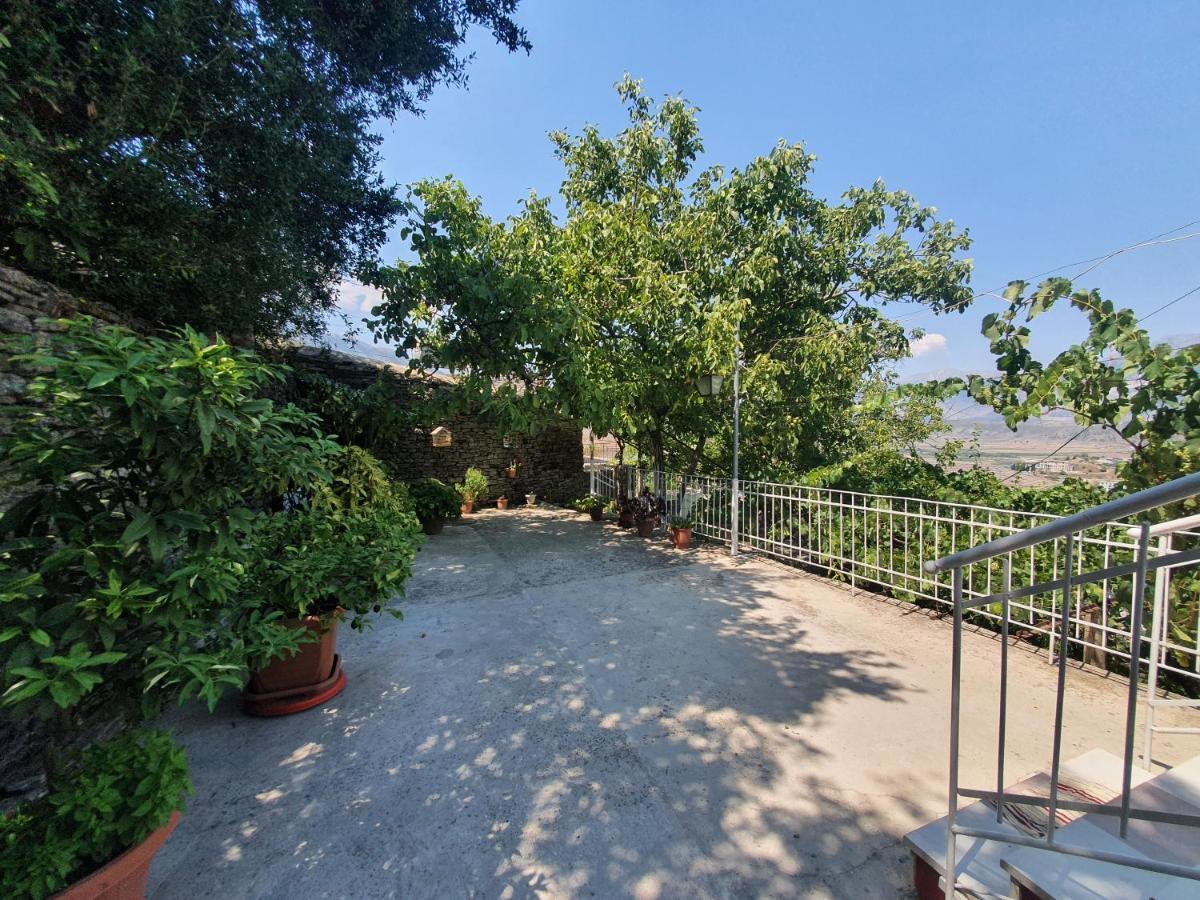 Riva Guest House Гирокастра Экстерьер фото