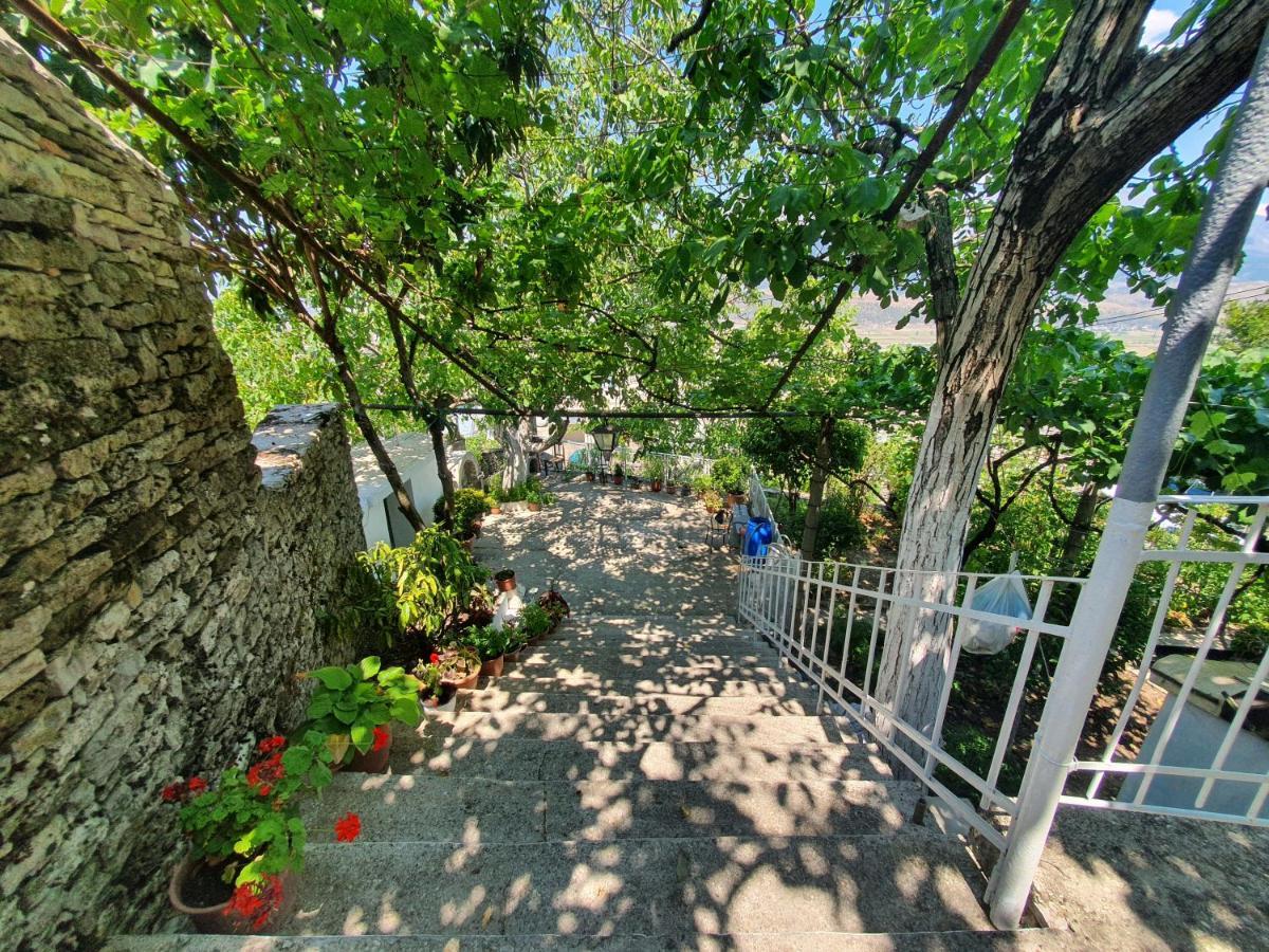 Riva Guest House Гирокастра Экстерьер фото